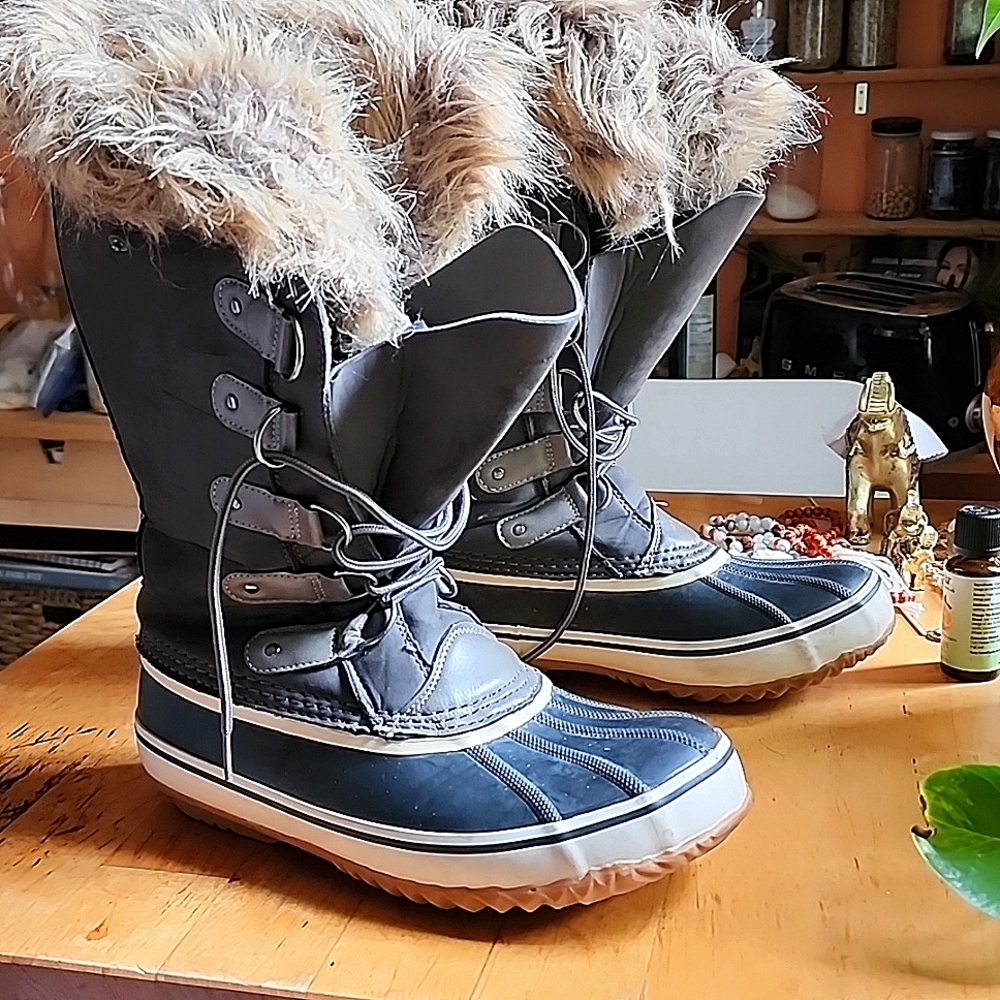 Vegan Snow Boot - Women's 10 - Faux Fur